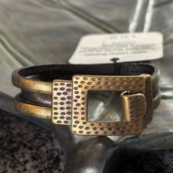 Brown Flat Leather (5MM) Triple Strand Bracelet with Brass Toggle Clasp - Picture 3 of 3